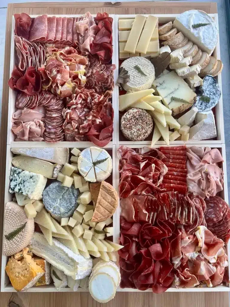 Plateau de fromages et charcuterie repas