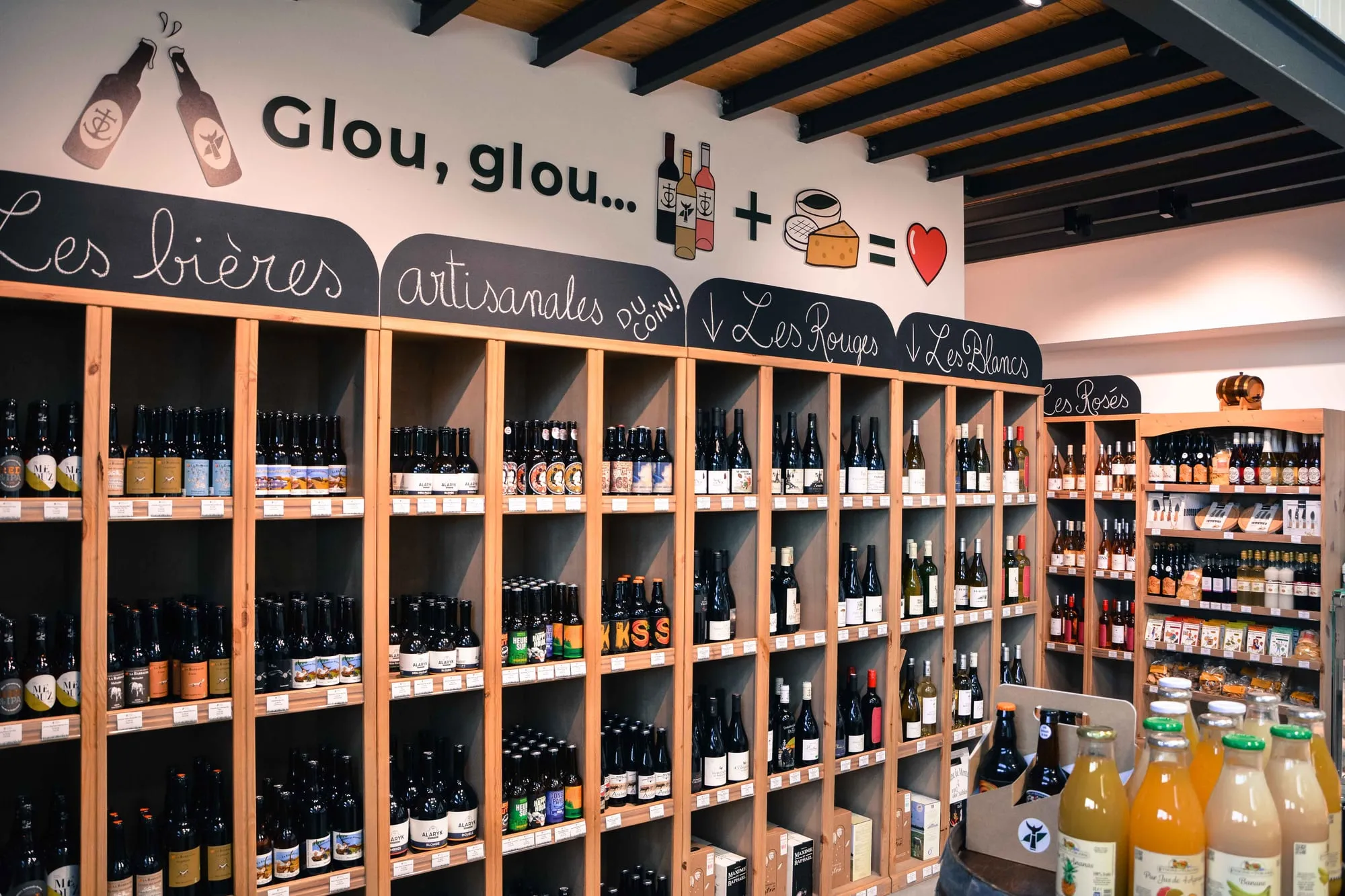 Le rayon des bières artisanales, sous l’enseigne « Glou, glou… »
