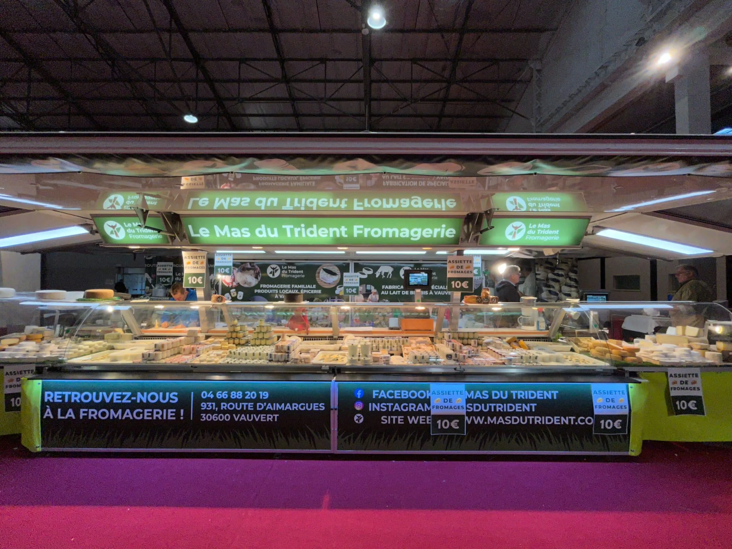 Le comptoir de la remorque, un jour de foire