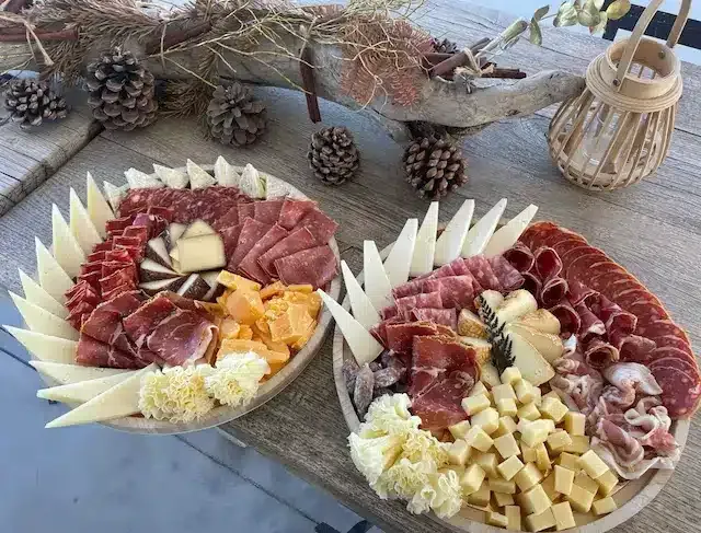 Plateau repas fromages et charcuterie